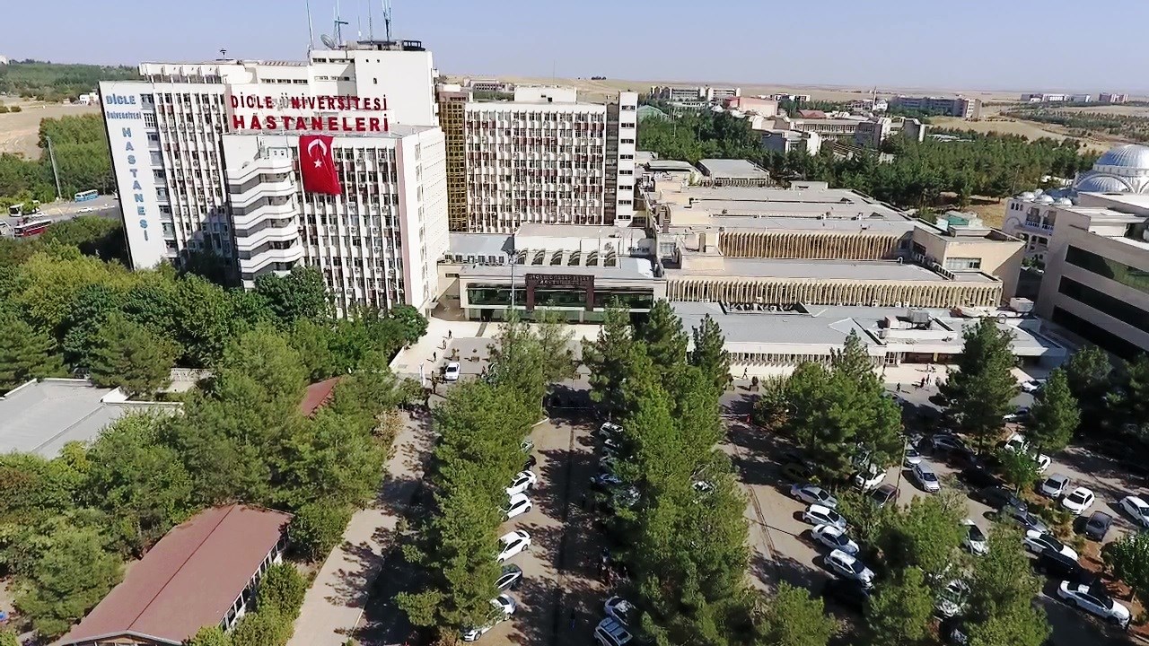 دانشگاه دجله واقع در شهر دیاربکر ساختمان اصلی